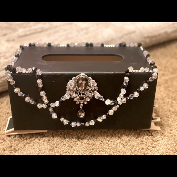 Glamorous tissue box - Picture 3 of 3